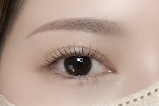 平行アーチ眉とマシュマロの組み合わせ写真